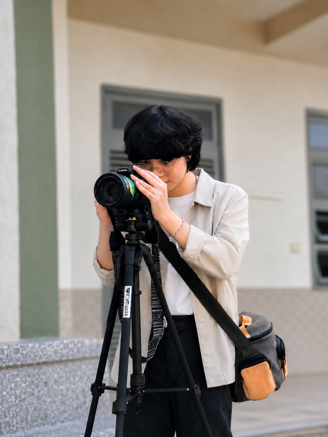Behind the scenes — camera and lighting setup